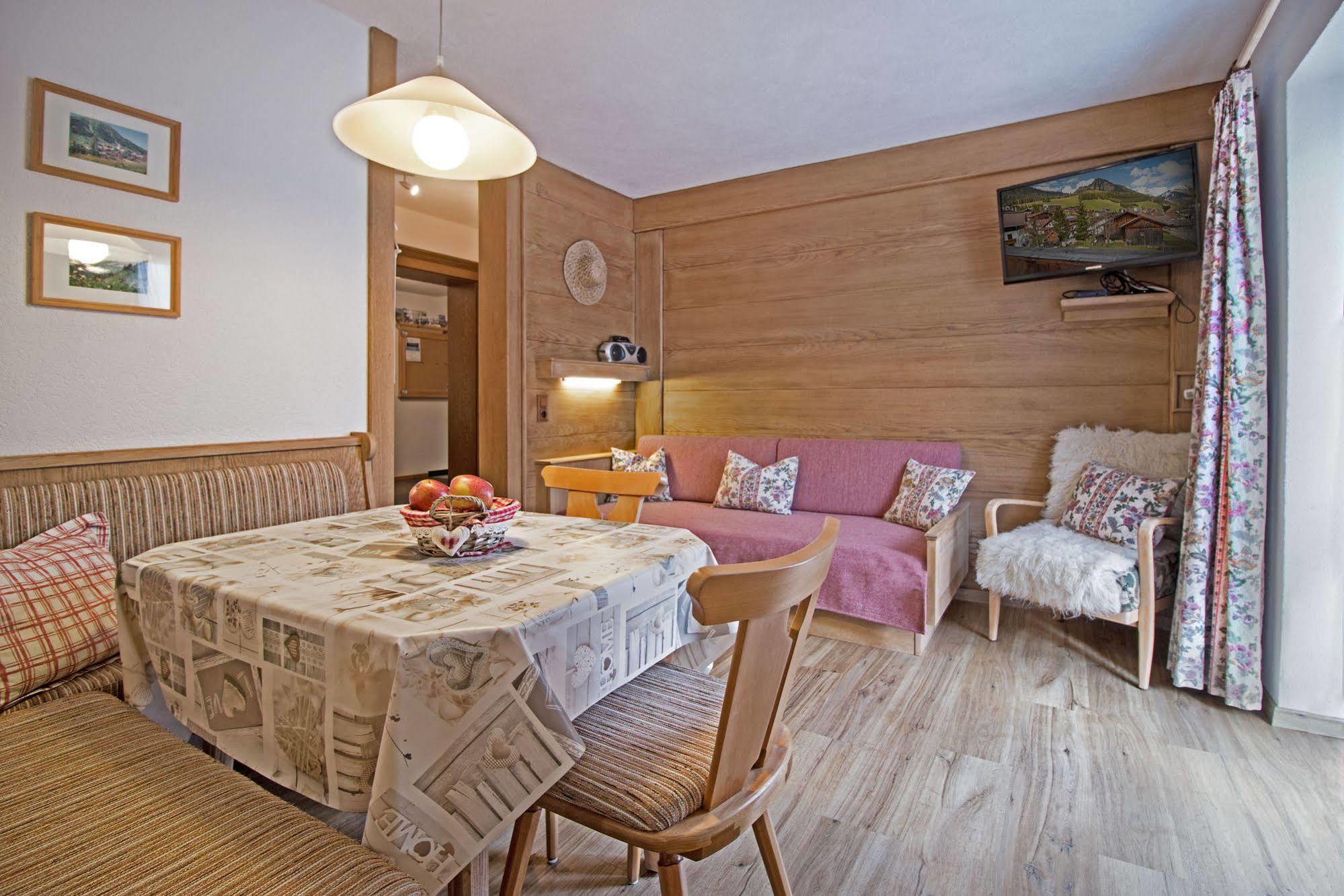 Apartamento Haus Amann Berwang Exterior foto