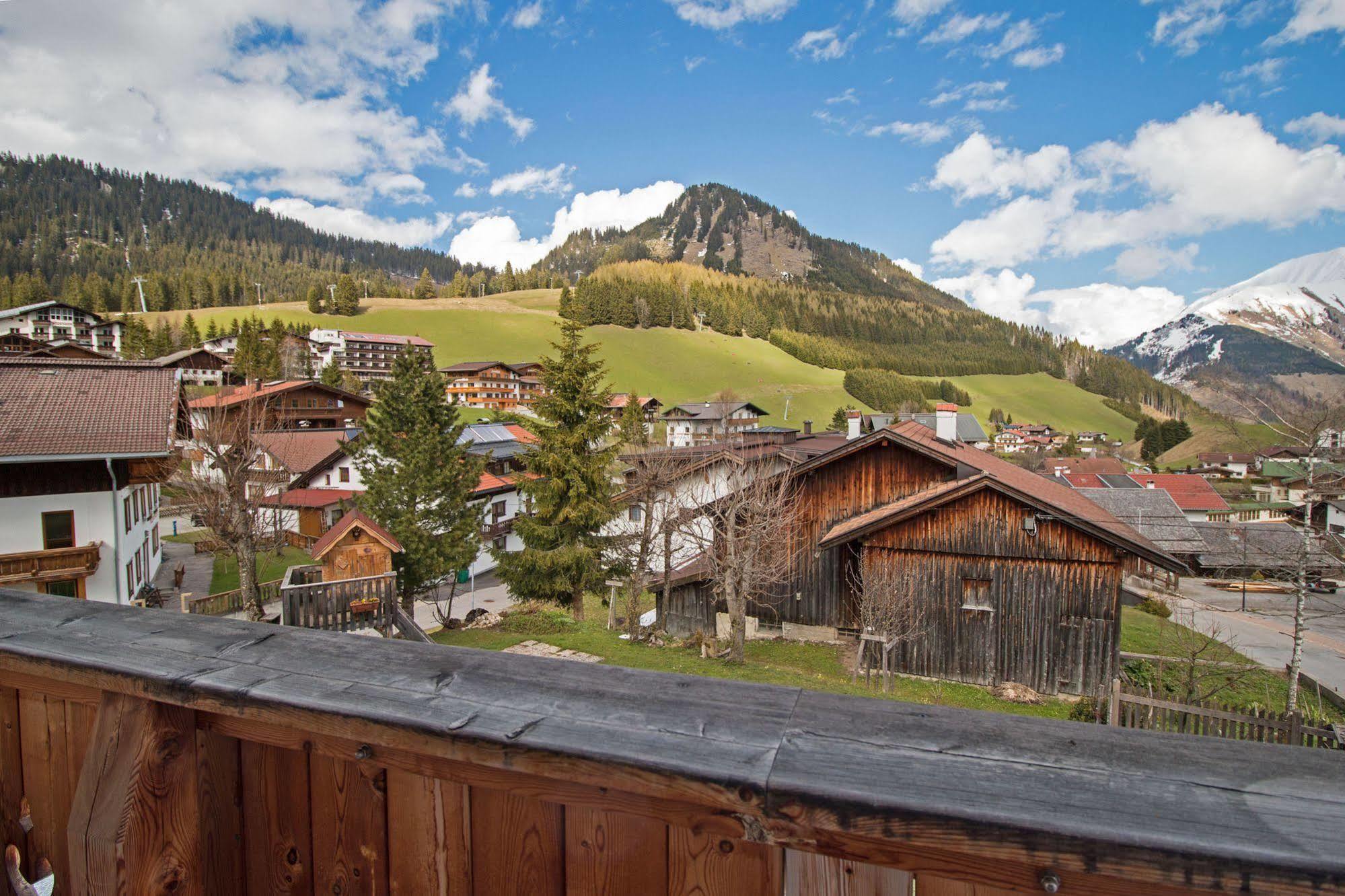 Apartamento Haus Amann Berwang Exterior foto